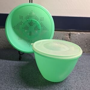 Vintage 1970s  Tupperware "Crisp-It" Lettuce Keeper & Colander in Jadeite Green